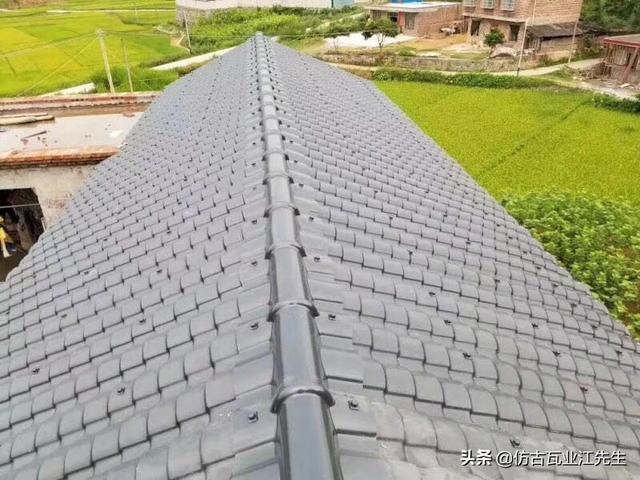 還在為舊房屋面翻新承重問題考慮嗎?樹脂小青瓦幫你解決承重