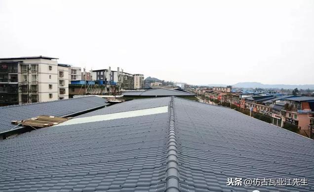 鐵瓦換成了樹脂瓦,龍泉驛區這些屋面有了大變樣!龍泉人的大機遇