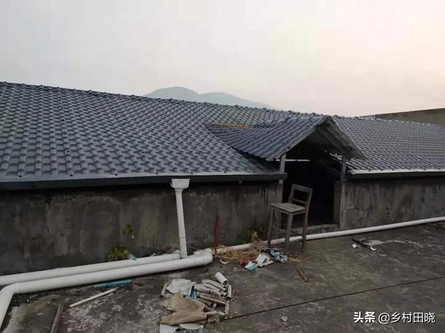 農村自建房坡屋頂，用琉璃瓦還是樹脂瓦？看看內行人的經驗分享