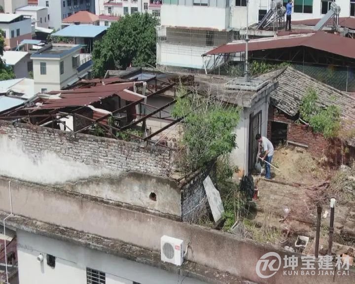 除隱患 提形象 梅州:干群合力齊參與 鐵皮瓦整治在行動
